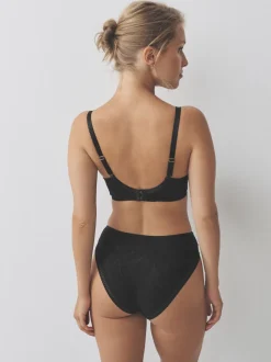 Noir - Soutien-gorge DD-H à armatures avec bonnets classiques