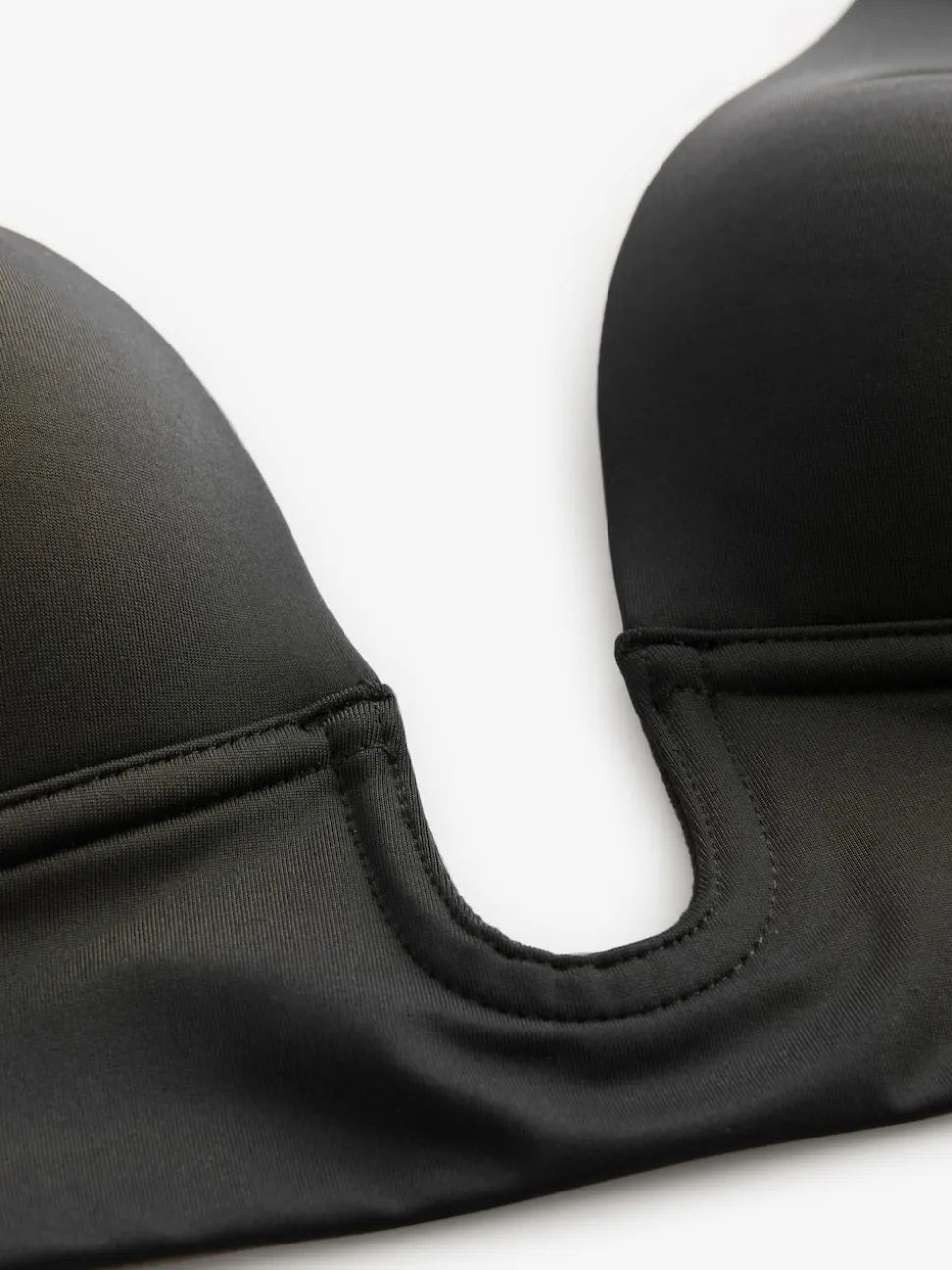 Noir - Soutien-gorge multiposition A-E à décolleté plongeant profond
