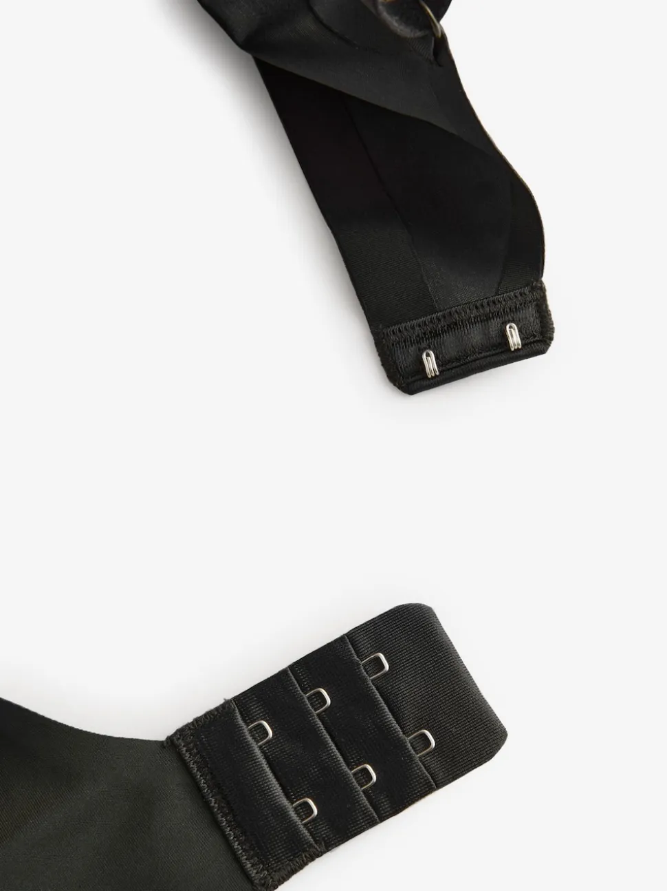 Noir - Soutien-gorge multiposition A-E à décolleté plongeant profond