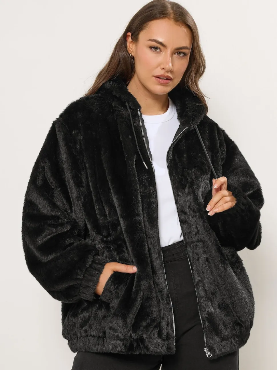 Noir - Yours Curve Polaire à capuche zippée en fausse fourrure