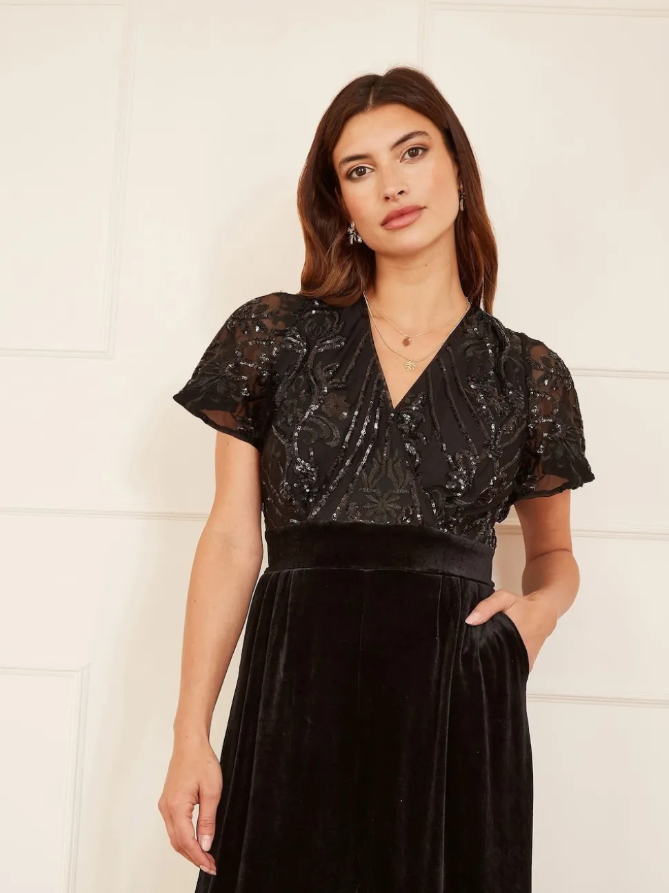 Noir - Yumi Combinaison en velours ornée de sequins avec manches d’ange