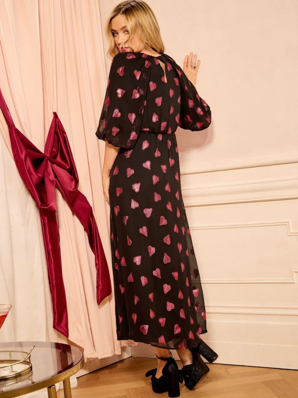 Noir motif cœur métallisé - Love & Roses Col en V Manche bouffante Mi-long Robe