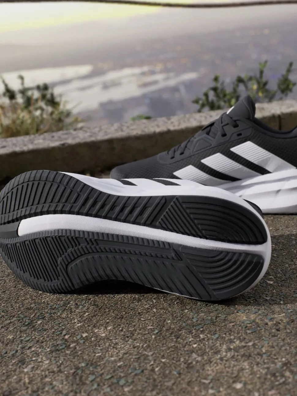 Noir/Blanc - Baskets adidas Galaxy 7