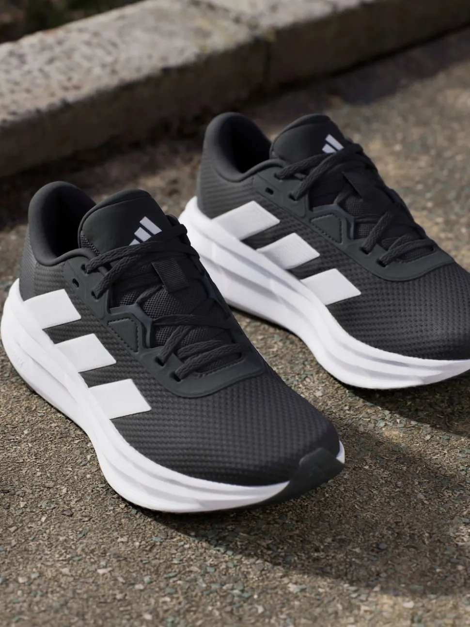 Noir/Blanc - Baskets adidas Galaxy 7