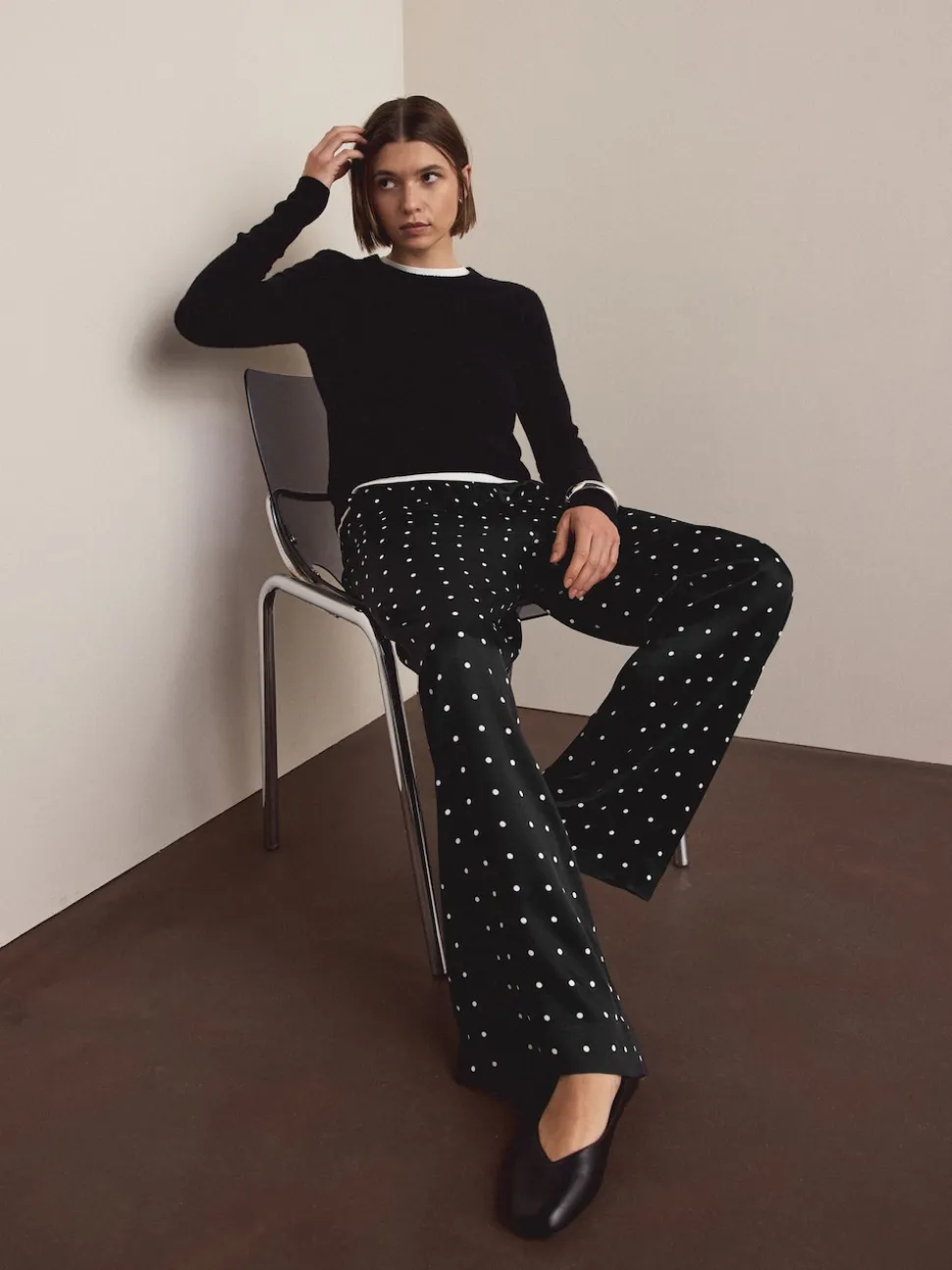 Noir/Blanc à pois - Pantalons en satin à jambe large et taille ceinturée