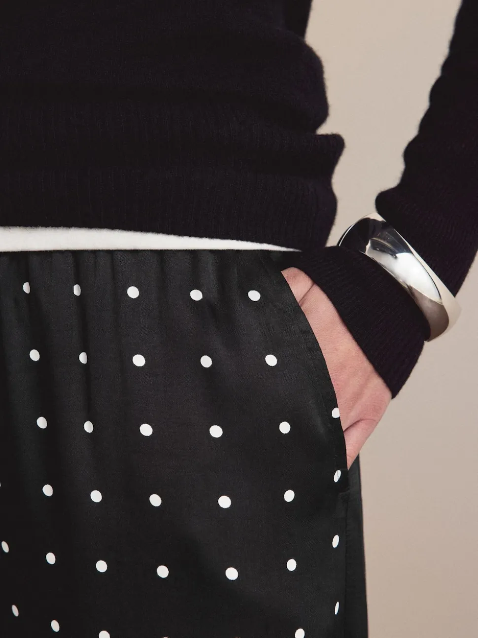 Noir/Blanc à pois - Pantalons en satin à jambe large et taille ceinturée