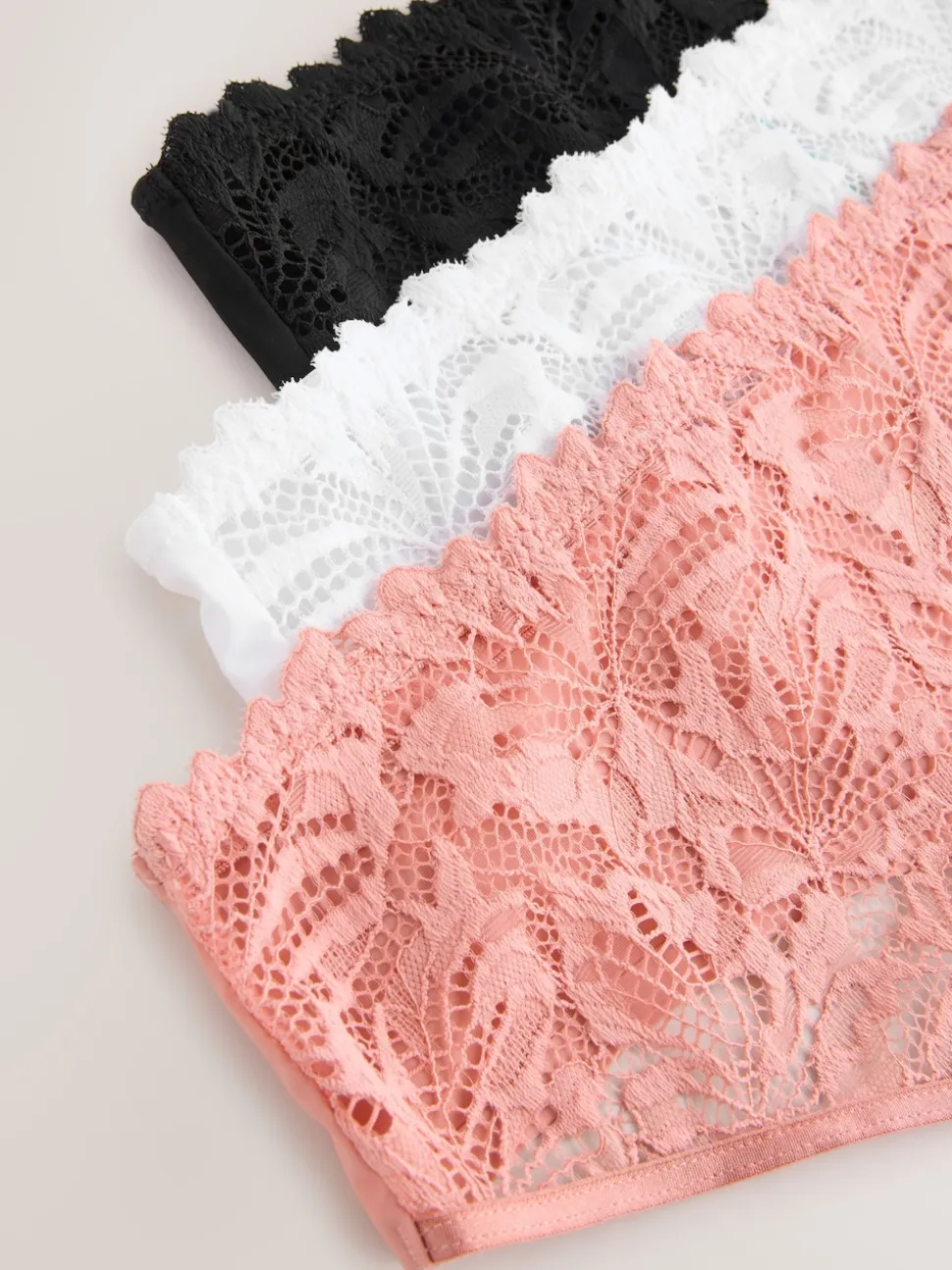 Noir/Blanc/Nu - Lot de 3 culottes NVPL en dentelle sur le devant