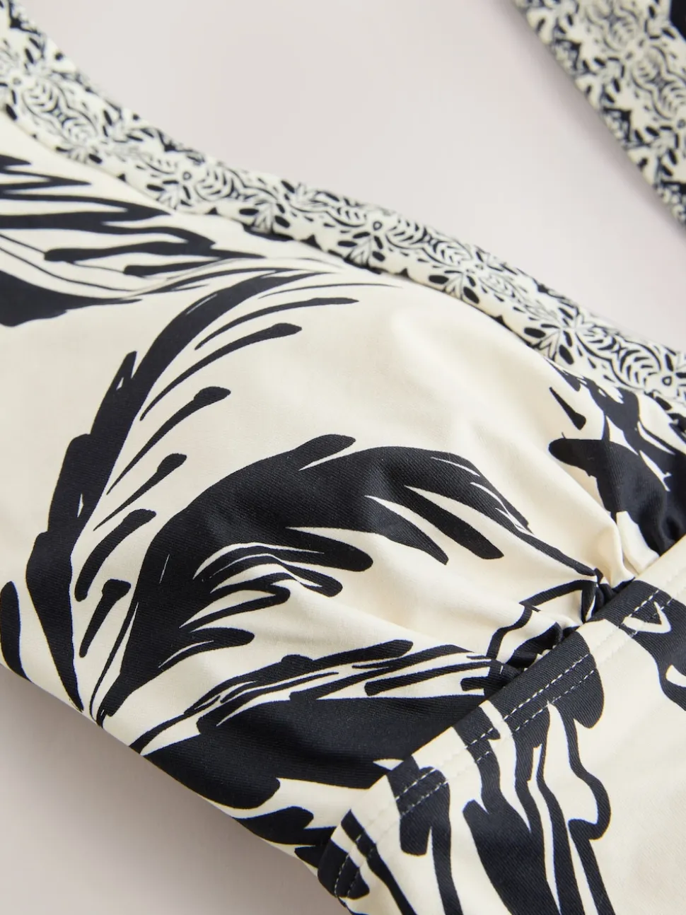 Noir/Crème Palmier - Top de Tankini Plongeant avec Contrôle du Tummy