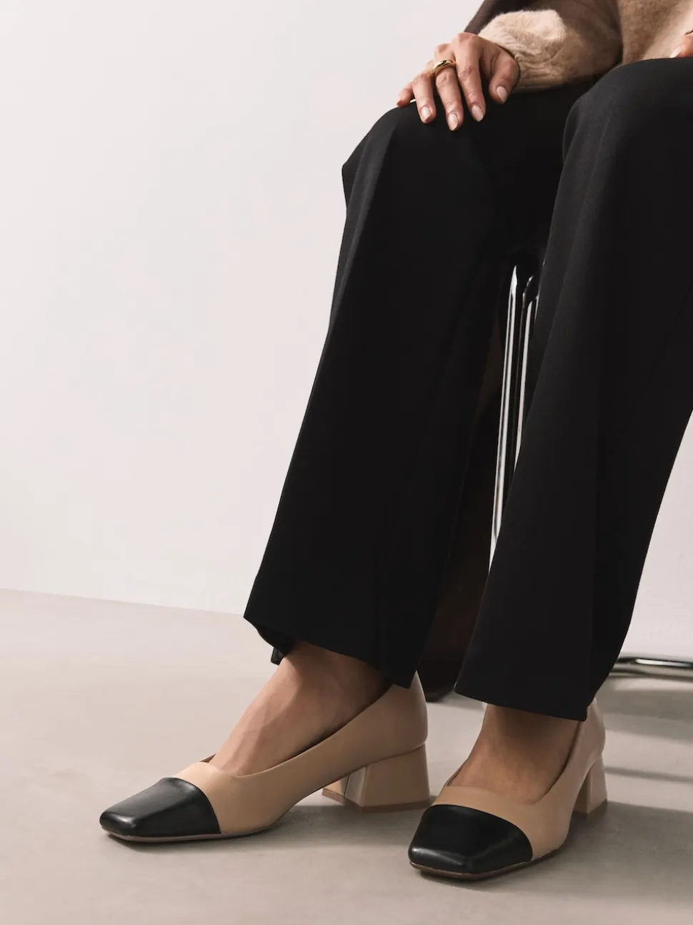 Nude - Chaussures à talons bas Forever Comfort® Toe Cap