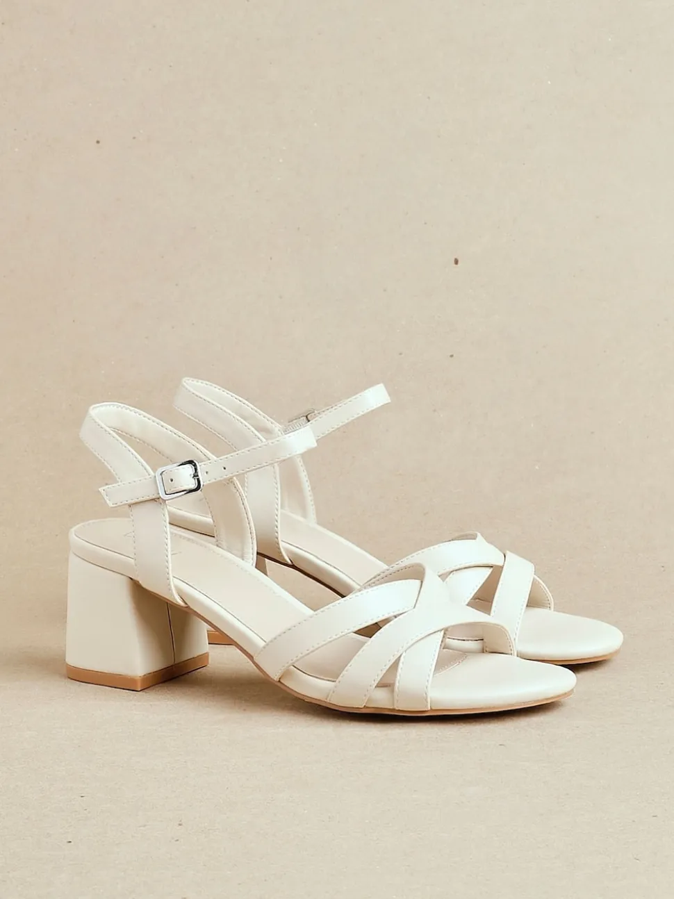 Nude - Sandales Linzi Flair à talons avec bretelles croisées sur le devant