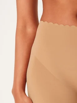 Nude - Slip festonné raffermissant et gainant au niveau des cuisses
