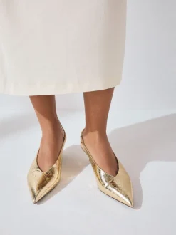 Or - Chaussures à talons chaton à bride arrière et bout pointu