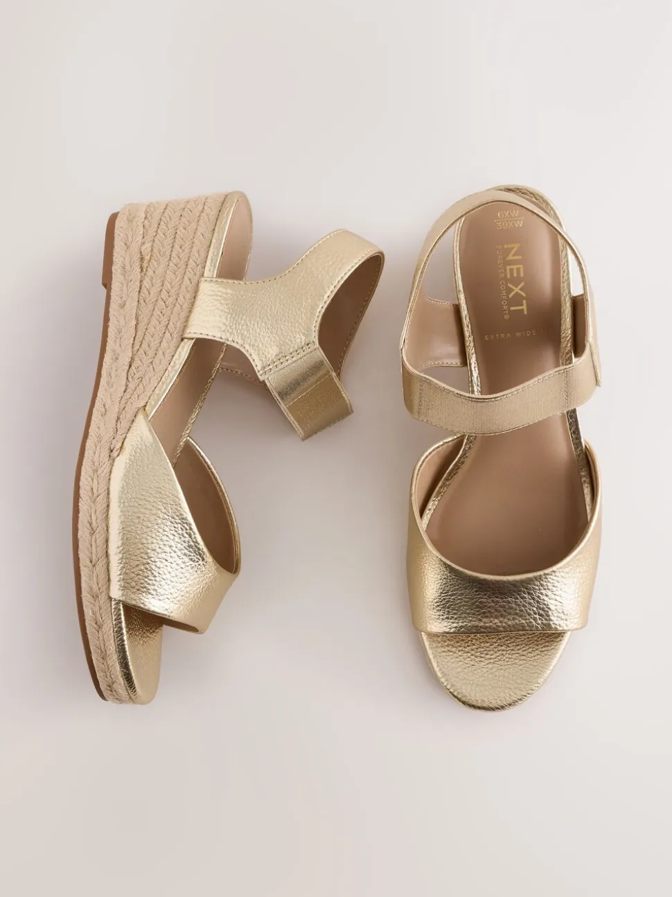 Or - Chaussures compensées à bout élastique avec brides