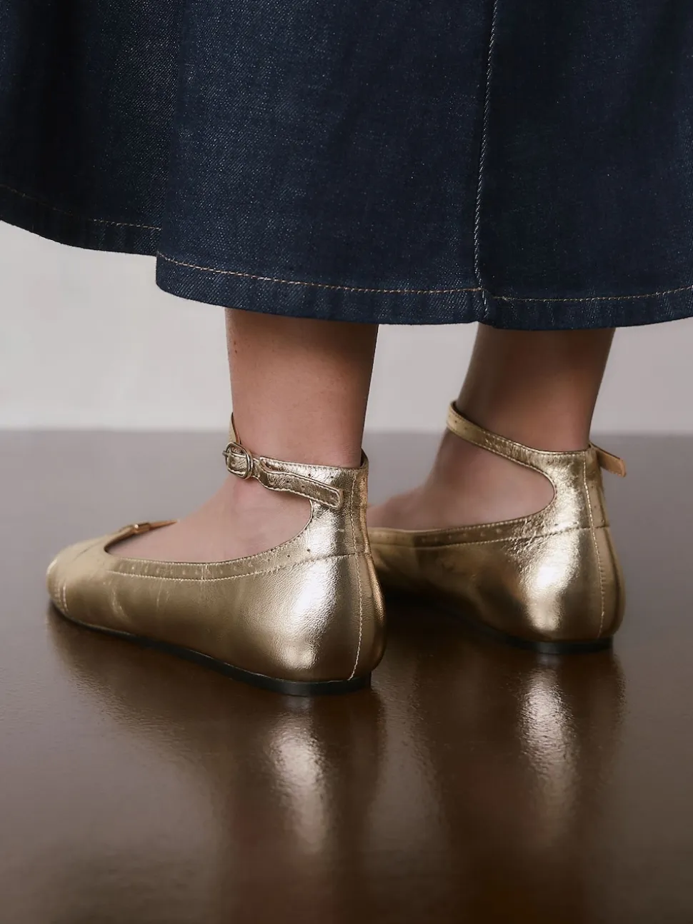 Or - Chaussures plates Forever Comfort® en cuir avec bride à la cheville