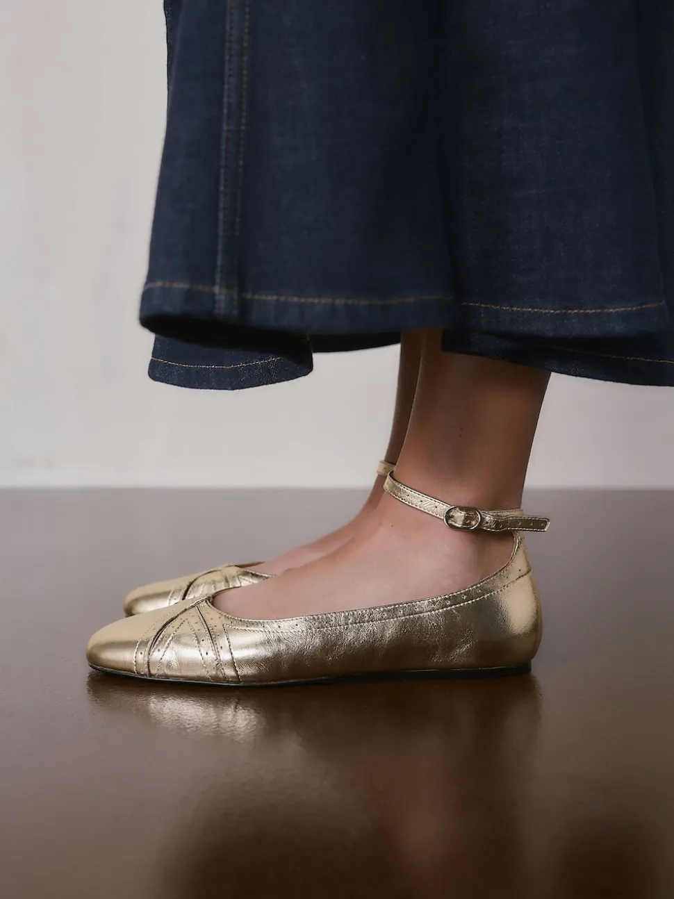 Or - Chaussures plates Forever Comfort® en cuir avec bride à la cheville