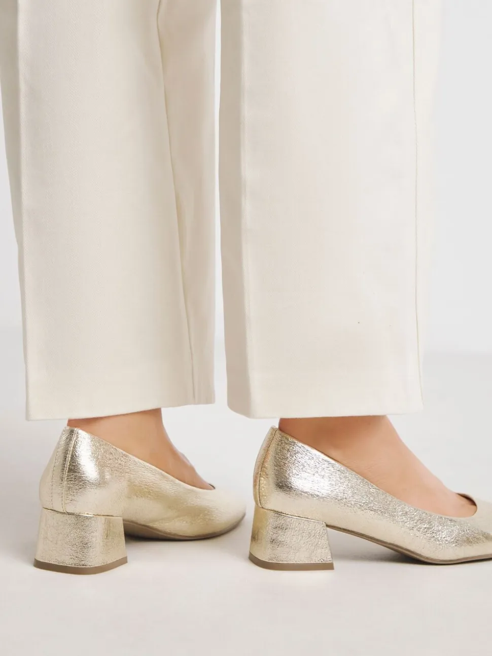 Or - Escarpins Heavenly Soles By JD Williams à talons bas