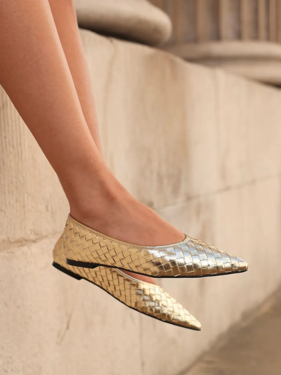 Or - Linzi Ballerines tissées Talina à bout pointu