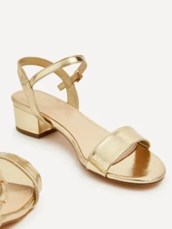 Or - Linzi Kezzi à peine là Sandales à talons bas