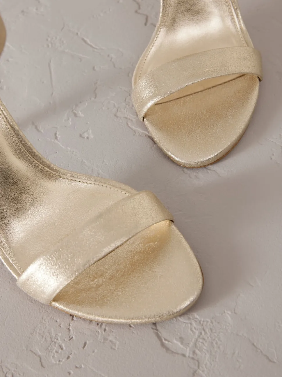 Or - Signature Premium Leather High Round Toe Simple Sandales