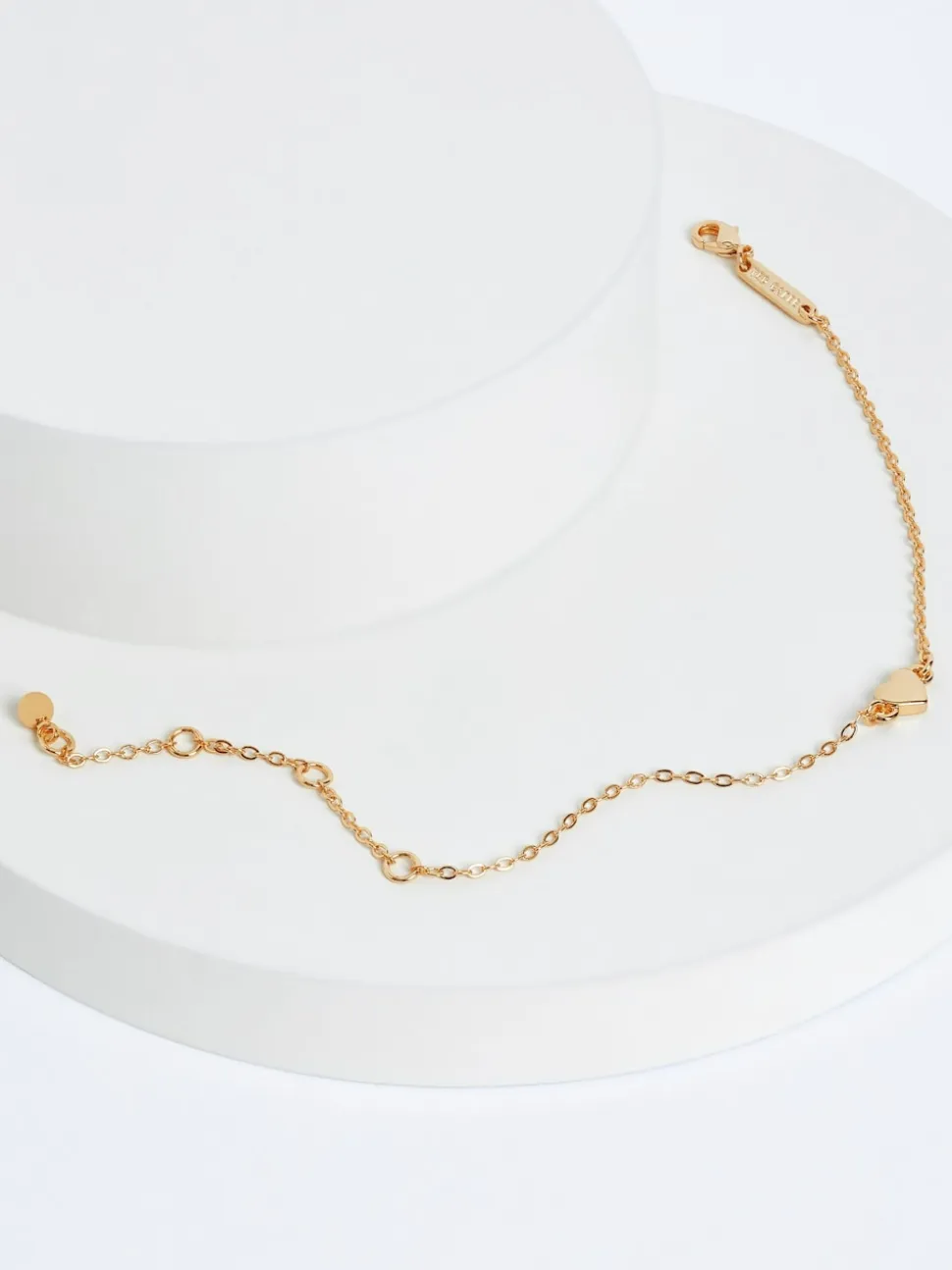 Or - Ted Baker HARSAA : bracelet réglable à petit cœur