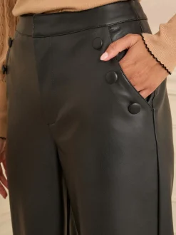 Pantalon large en similicuir Love & Roses à boutons