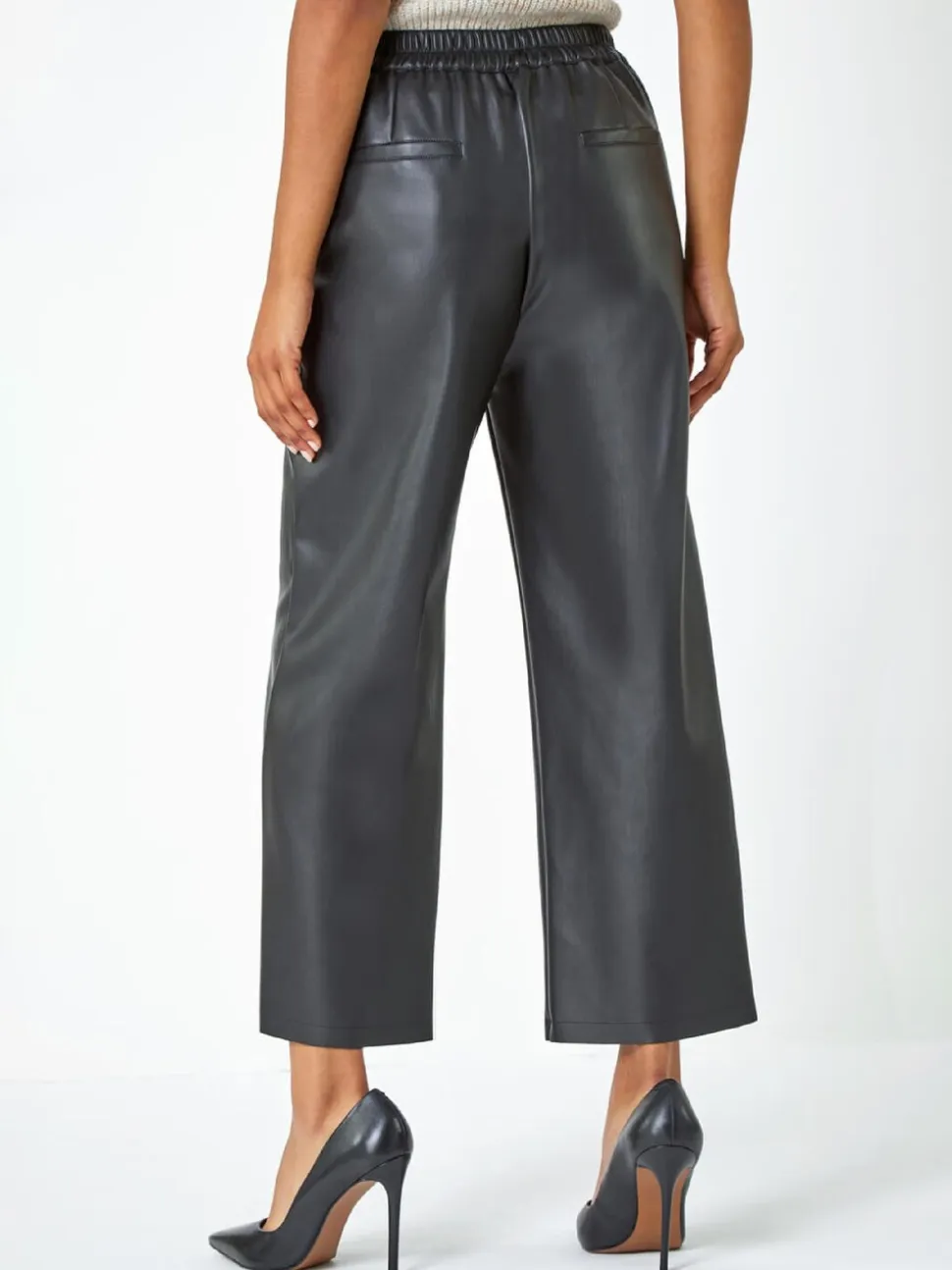 Pantalon Roman Imitation Cuir Large Raccourci