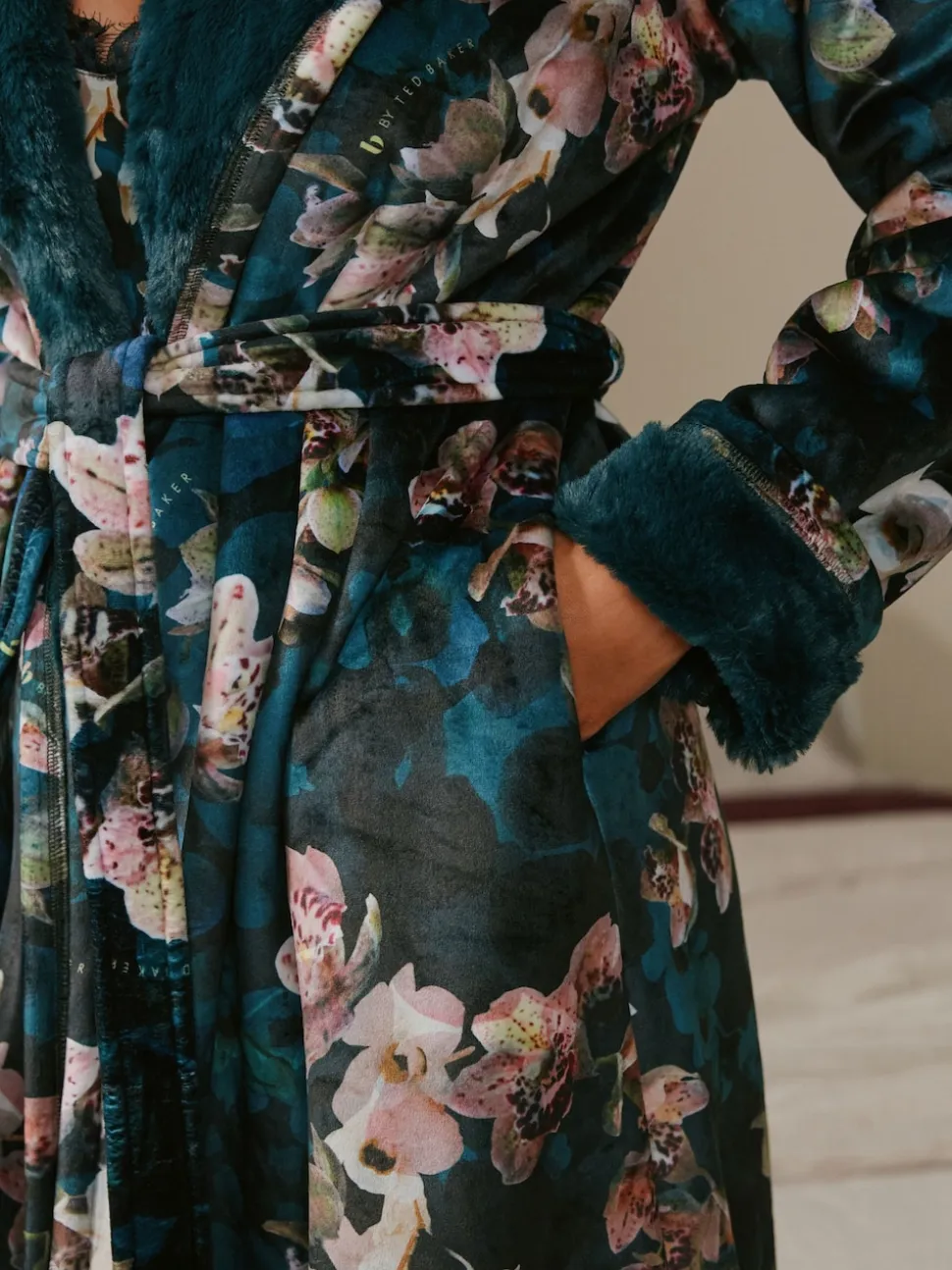 Peignoir B by Ted Baker bleu canard foncé fleuri