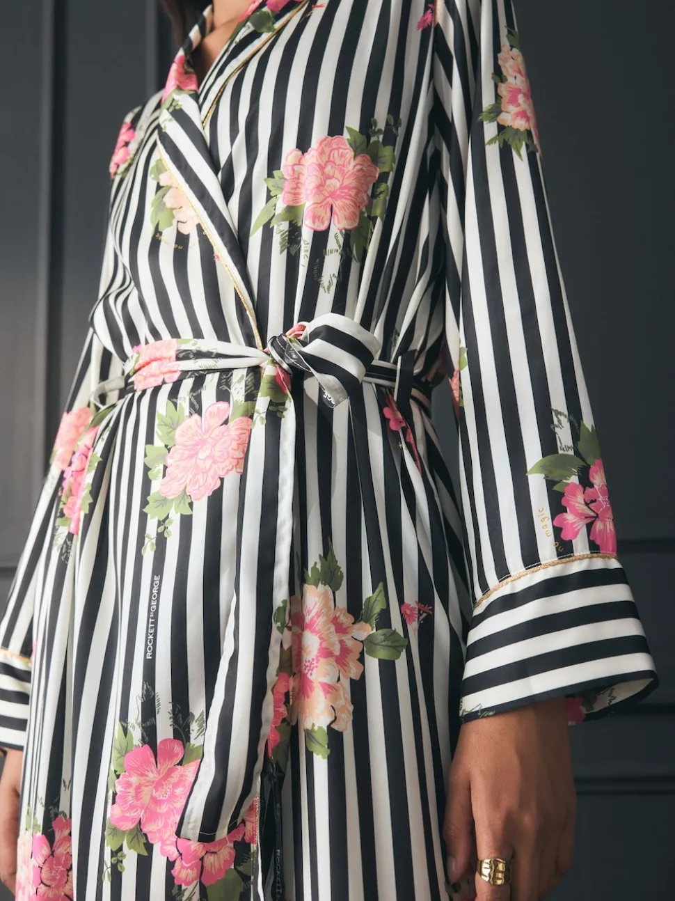 Peignoir Rockett St George en satin à rayures florales