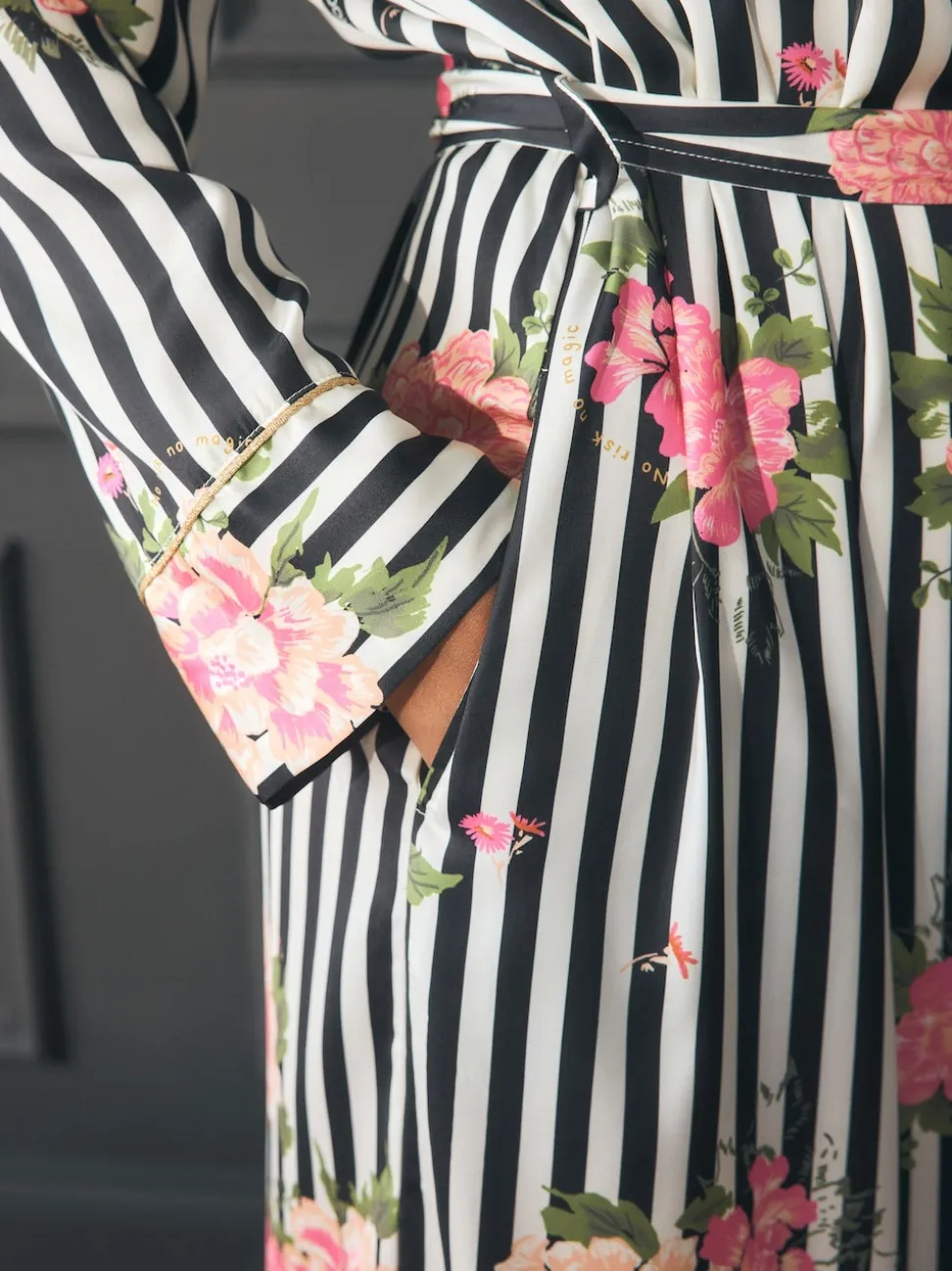 Peignoir Rockett St George en satin à rayures florales