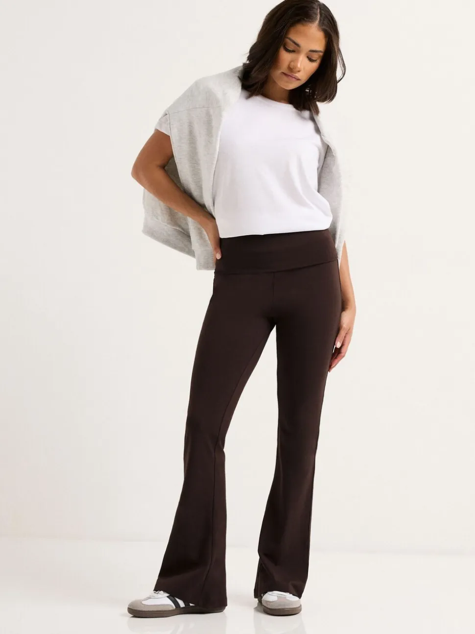 PixieGirl Petite leggings évasés à plis sur la taille