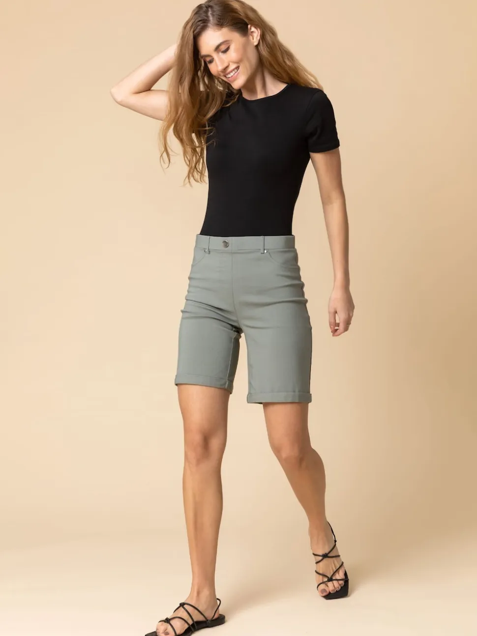 Poire verte - Short Roman extensible à revers