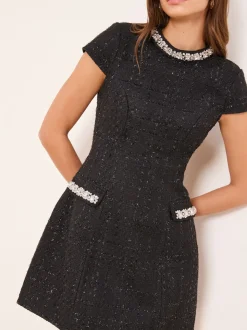 Robe courte Lipsy à col montant avec bordure de perles en boucle