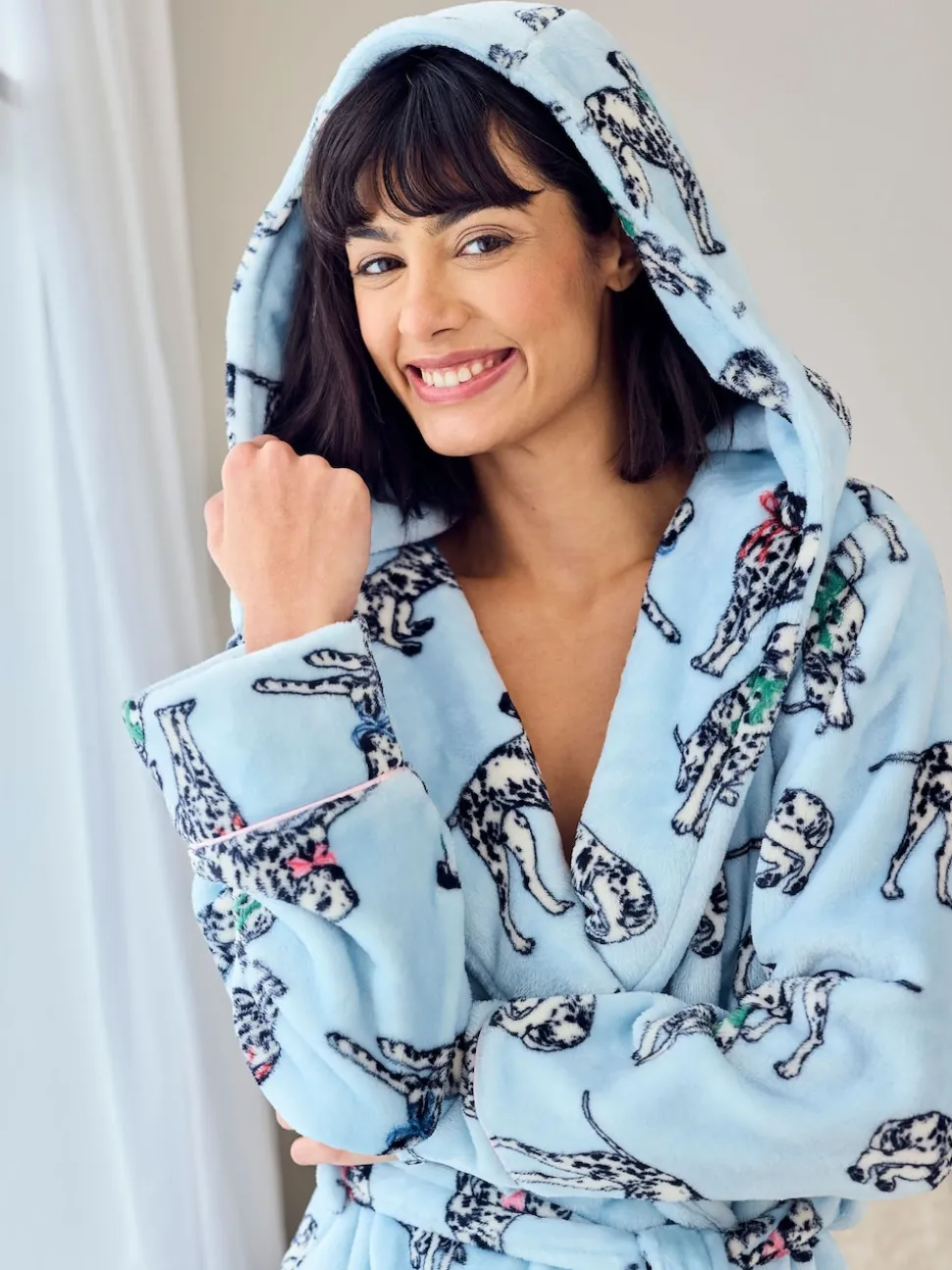 Robe de chambre Chelsea Peers en polaire à imprimé chiens dalmatien