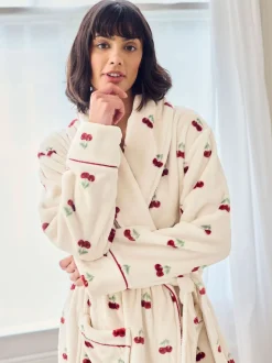 Robe de chambre longue Chelsea Peers en polaire imprimé cerise