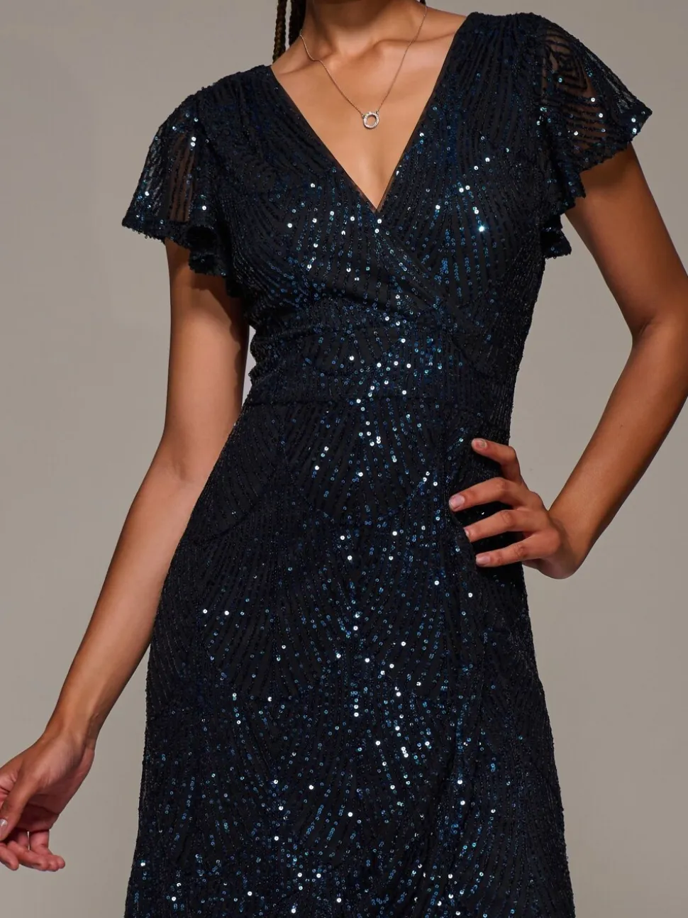 Robe longue à manches courtes et sequins Jolie Moi volants