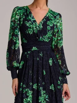 Robe longue Jolie Moi en dentelle imprimée à manches longues
