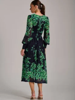 Robe longue Jolie Moi en dentelle imprimée à manches longues