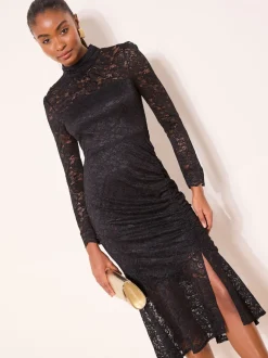 Robe mi-long Lipsy en dentelle à col montant et manches évasées