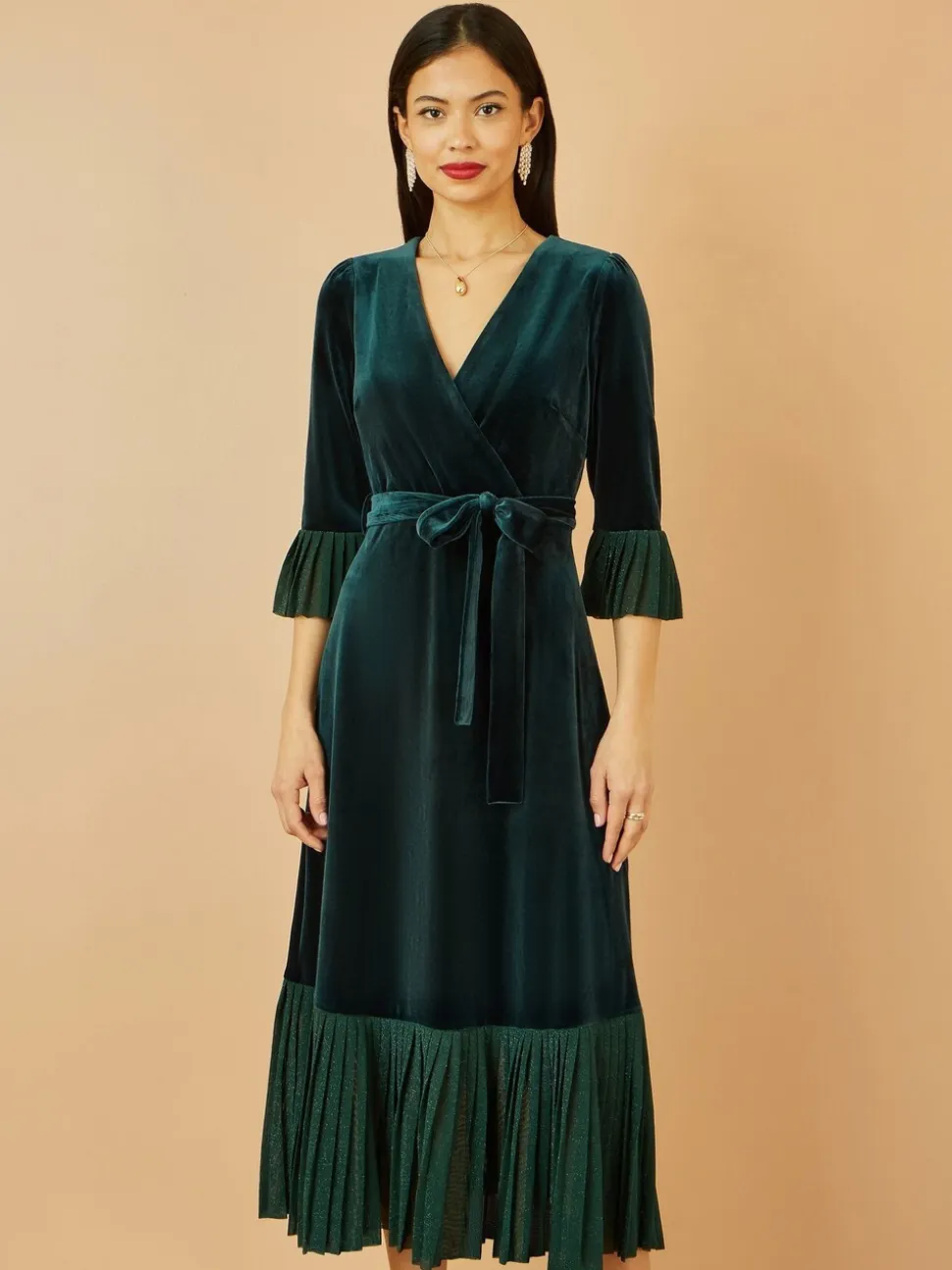 Robe mi-longue Yumi Velvet avec ourlet contrastant