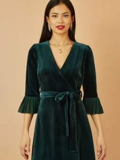 Robe mi-longue Yumi Velvet avec ourlet contrastant
