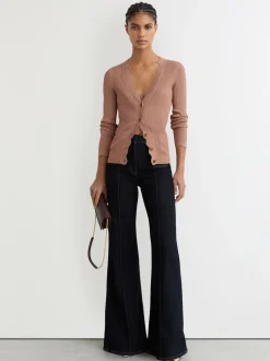 Rose - Cardigan Reiss Vinny en maille côtelée à bords festonnés