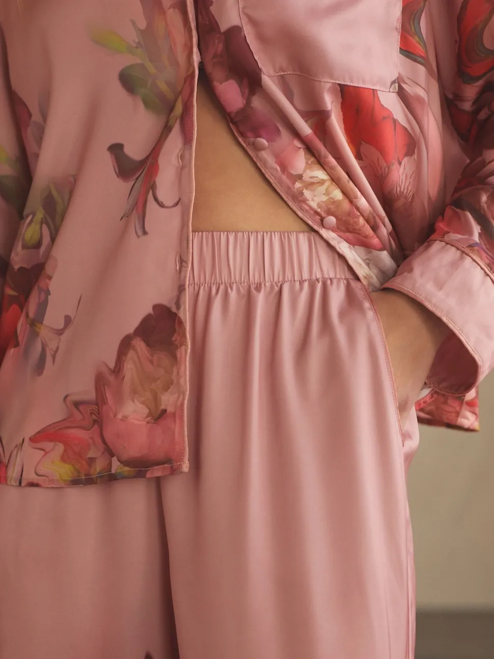 Rose - Pyjama boutonné B by Ted Baker en satin