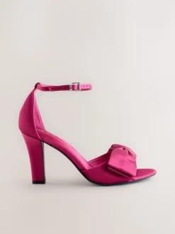 Rose - Sandales à talons carrés avec nœud en satin Forever Comfort®