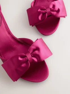Rose - Sandales à talons carrés avec nœud en satin Forever Comfort®