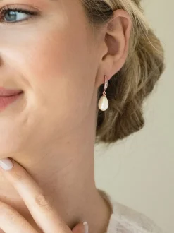 Rose Or - Ivoire & Co Boucles d’oreilles pendantes en cristal et perles Salford