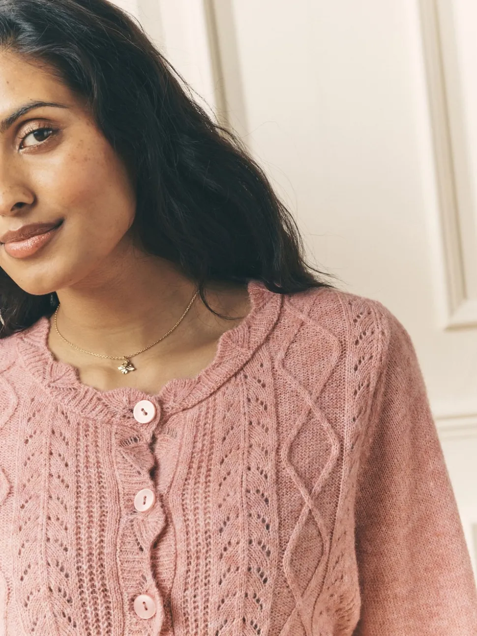 Rose poudré - Laura Ashley Cardigan boutonné pointelle et festoncles avec une touche de laine