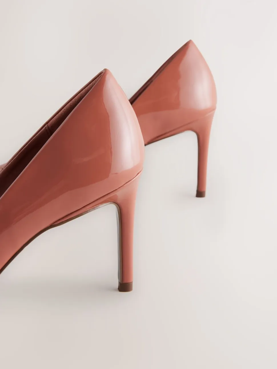 Rose rose - Escarpins à bout pointu à talons mi-hauts