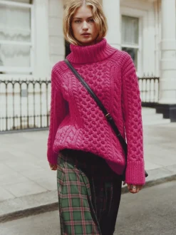 Rose vif - Pull long torsadé à col roulé en laine