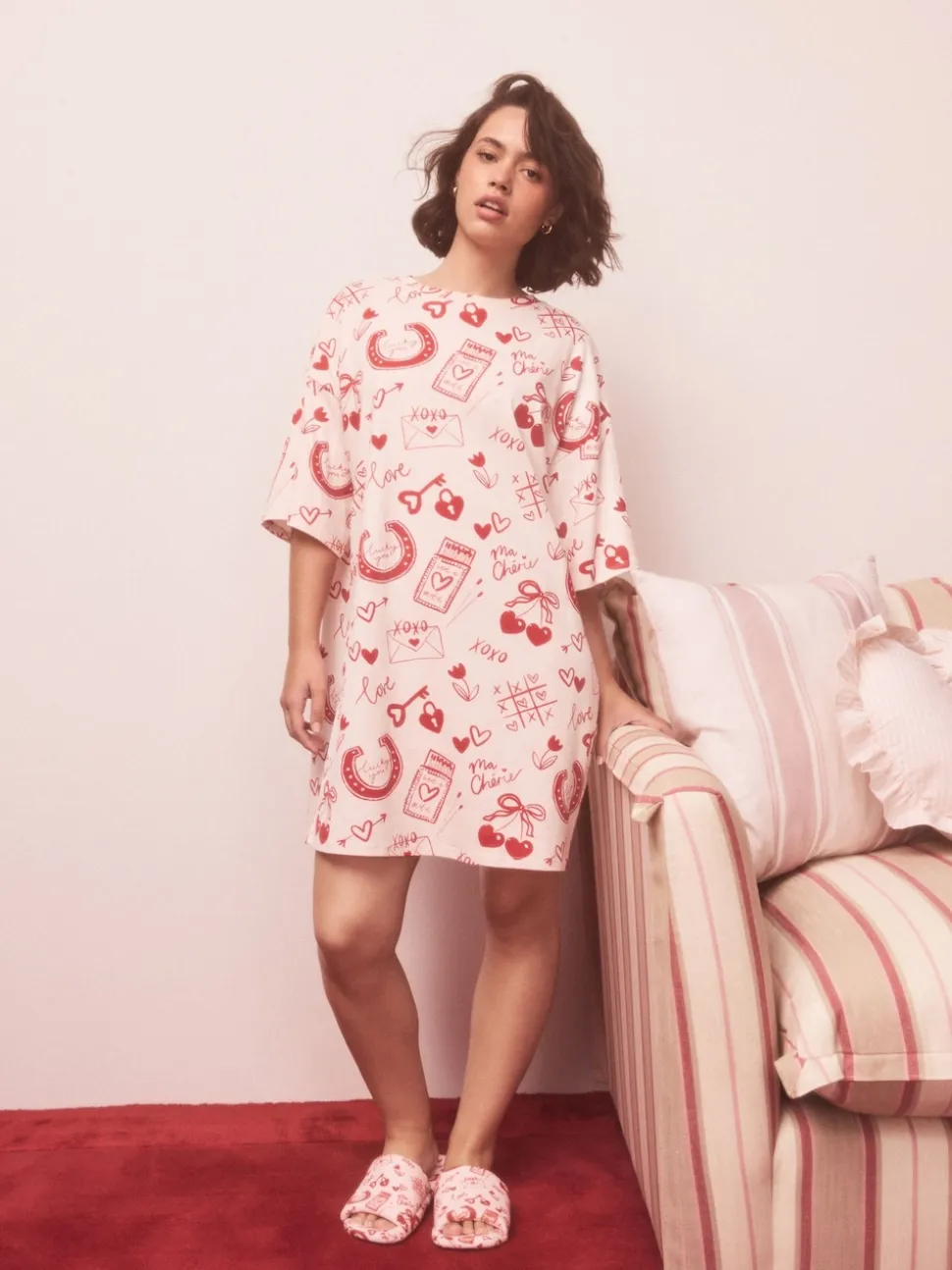 Rose/rouge motif cœurs - Chemise de nuit