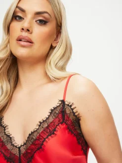 Rouge - Ann Summers Ensemble pyjama en dentelle Cerise et cami en satin